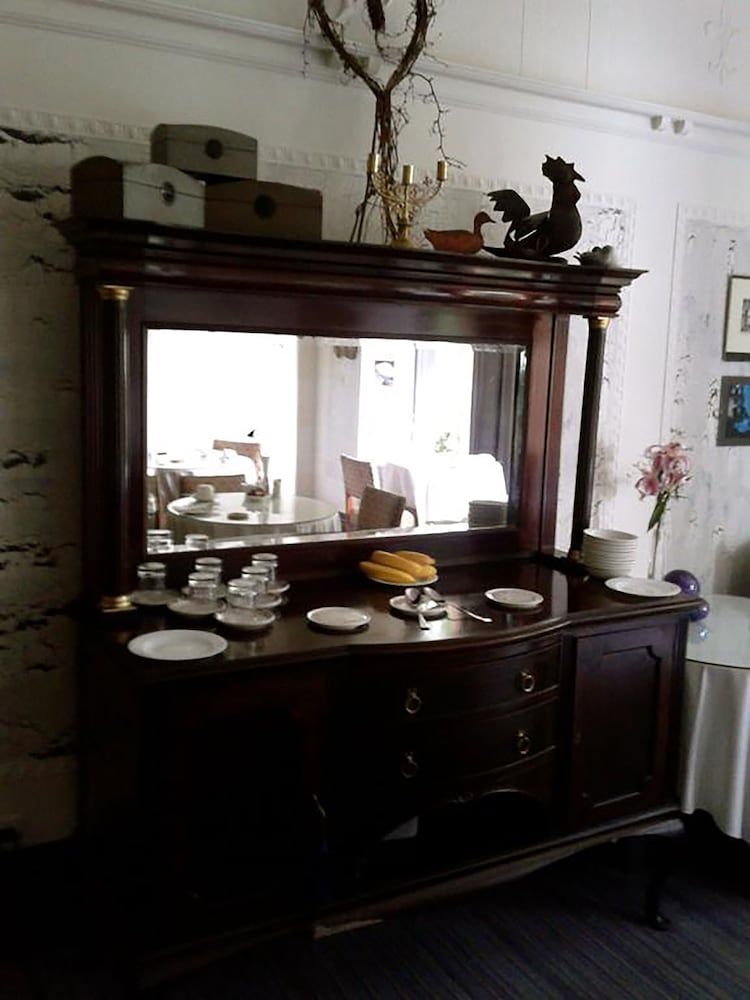 Cornerstone Manor Hotel 2