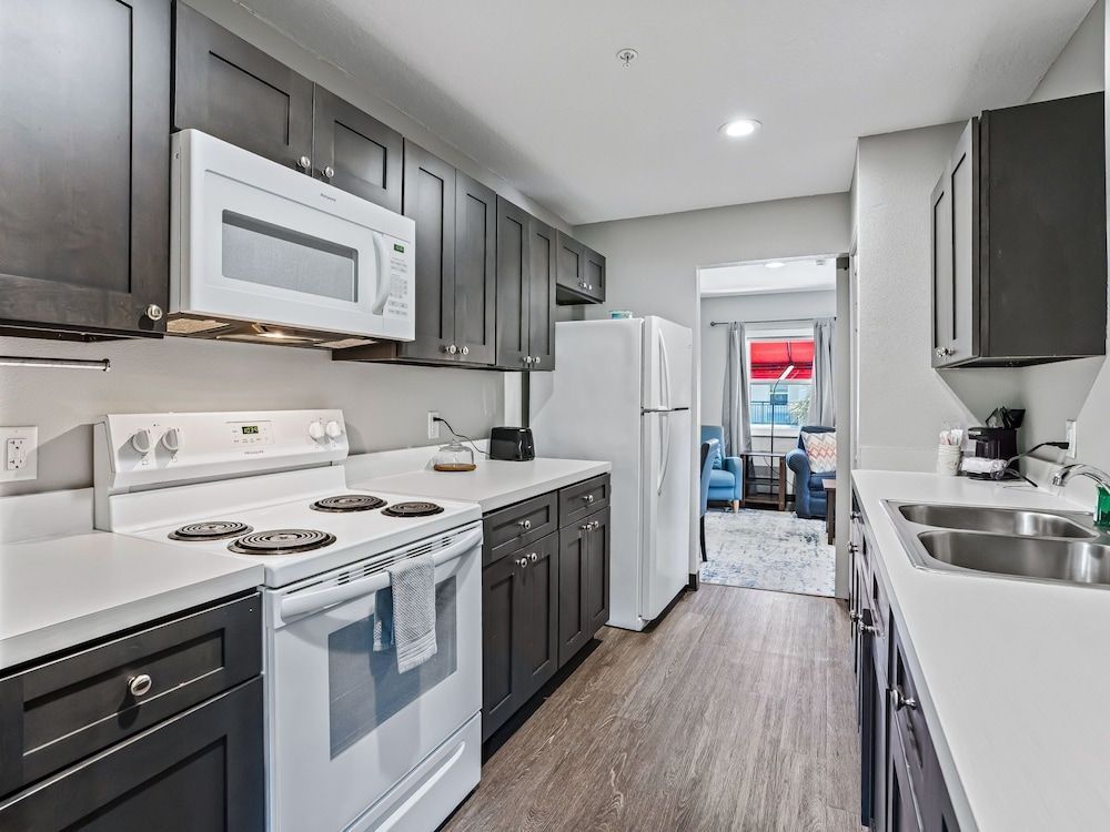 Baymont by Wyndham Ocala Suites 1