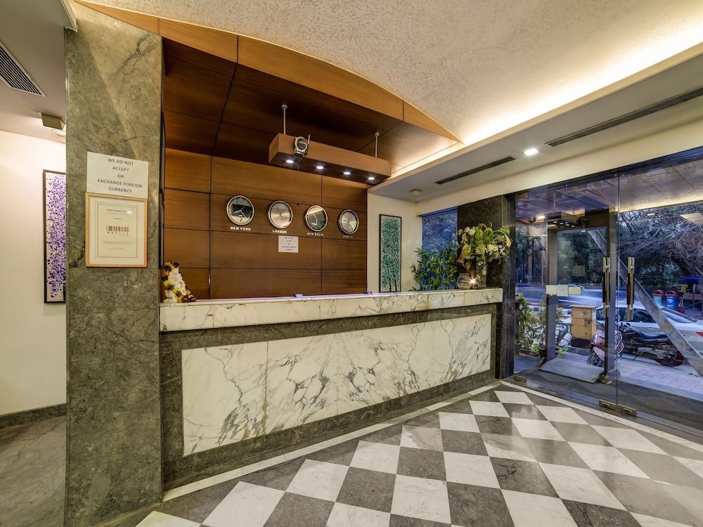 Capital O 28618 New Haven Hotel 2