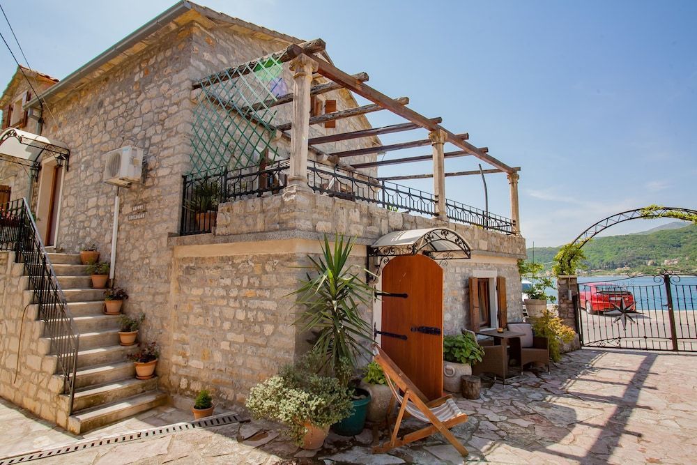 Apartments Villa Serventi 1