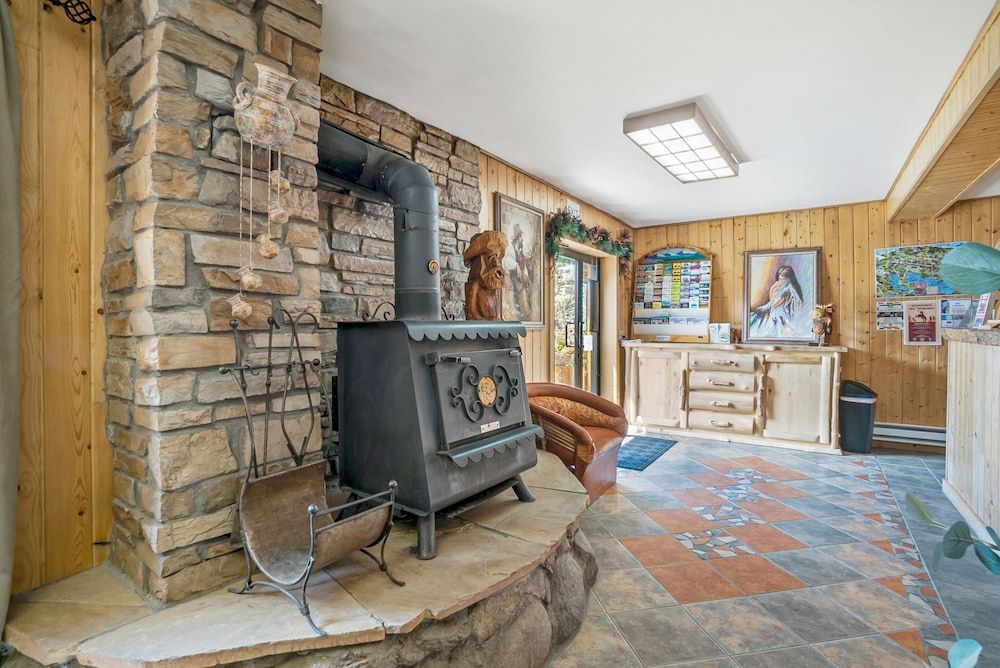 Spirit Lake Lodge 2