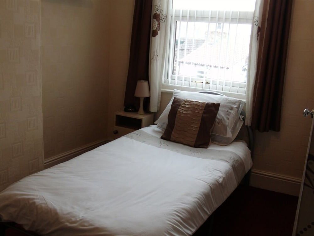 Oakwell Guest House 1