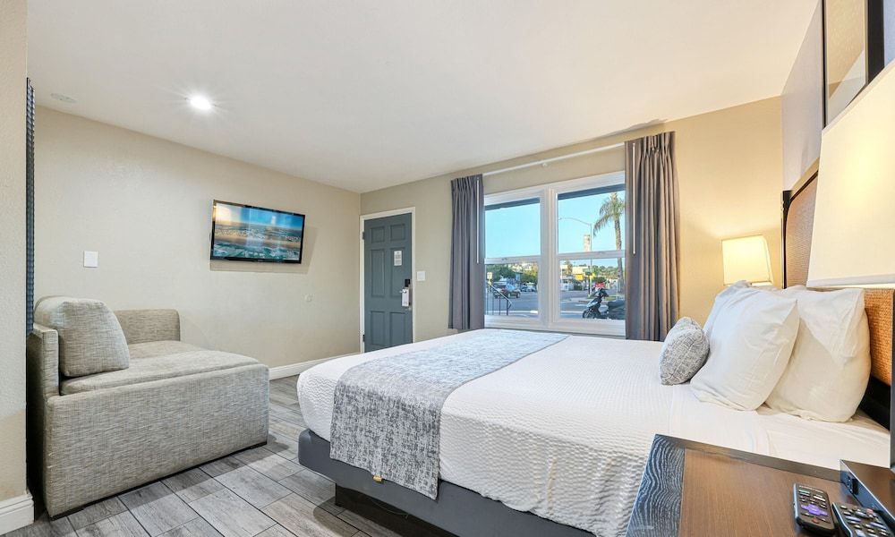 Hotel Point Loma 1