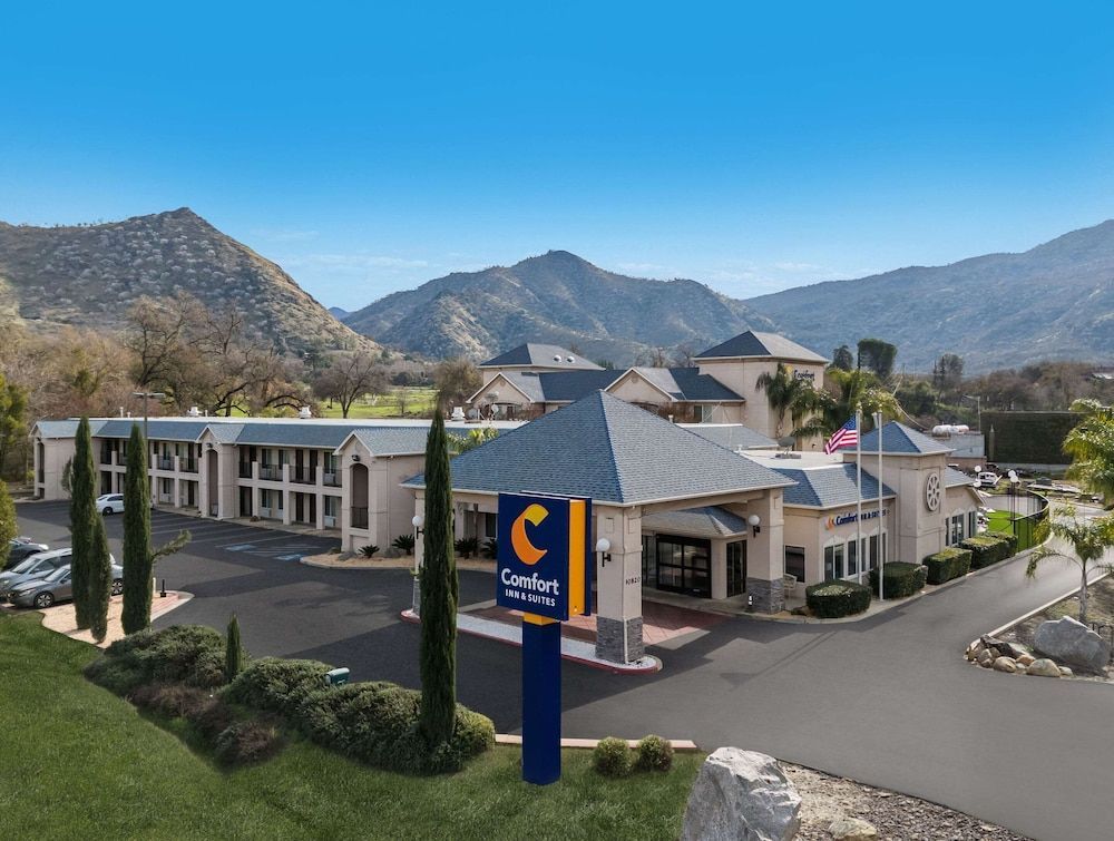 Comfort Inn & Suites Sequoia Kings Canyon 1