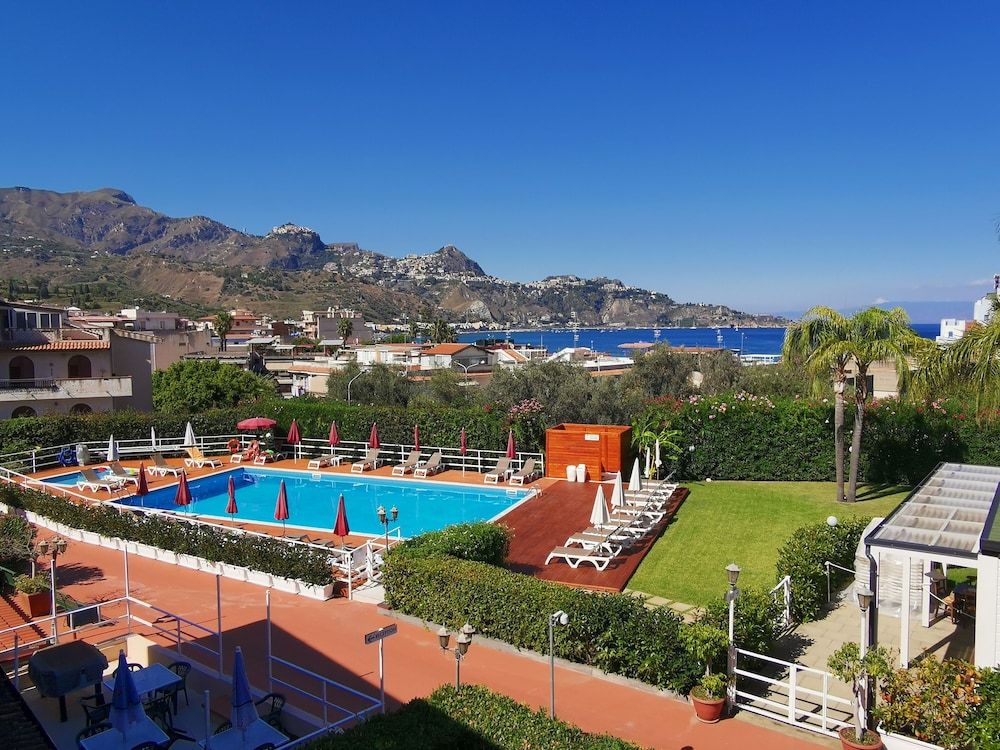 Residence Villa Giardini 1