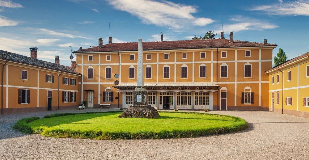 Palazzo Cavagna Sangiuliani 1