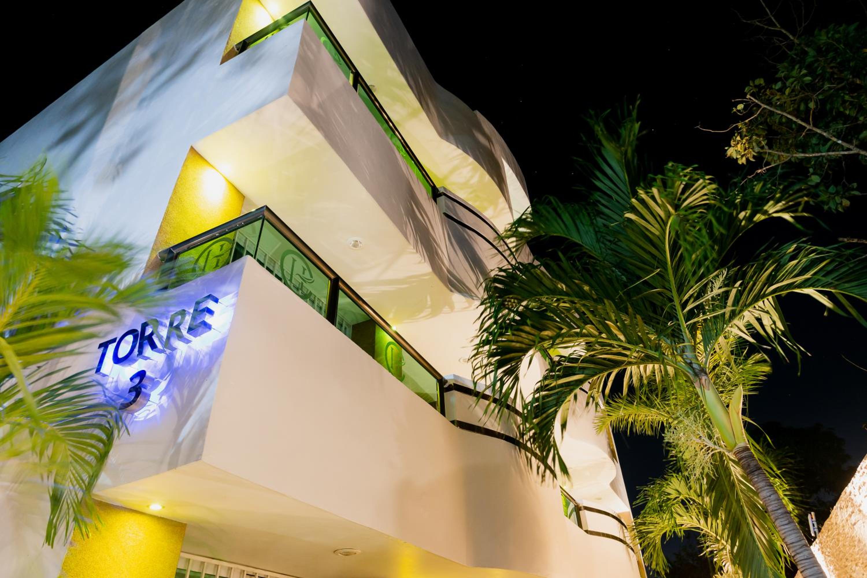 Hotel & Suites Country Valladolid 2