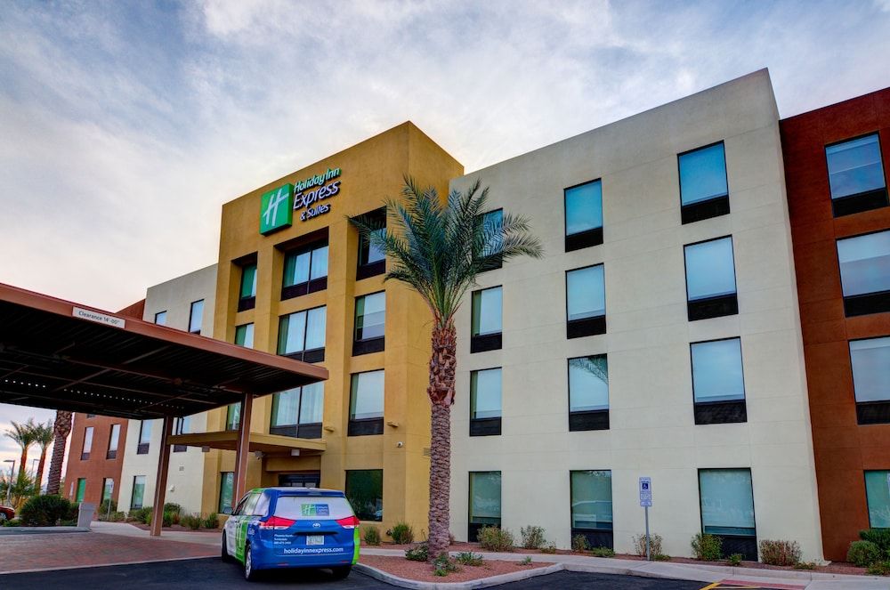 Holiday Inn Express & Suites PHOENIX NORTH - SCOTTSDALE by IHG 1