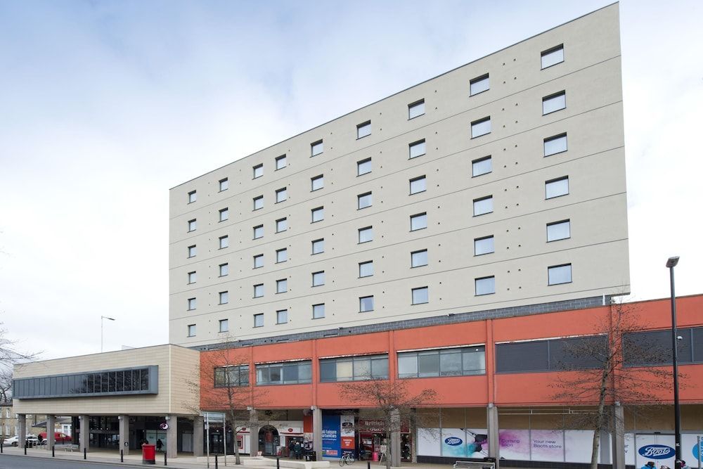 Premier Inn Leeds Headingley 1