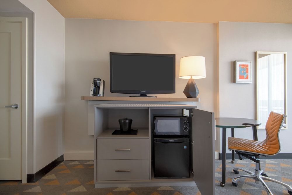 Holiday Inn DENVER EAST by IHG 2