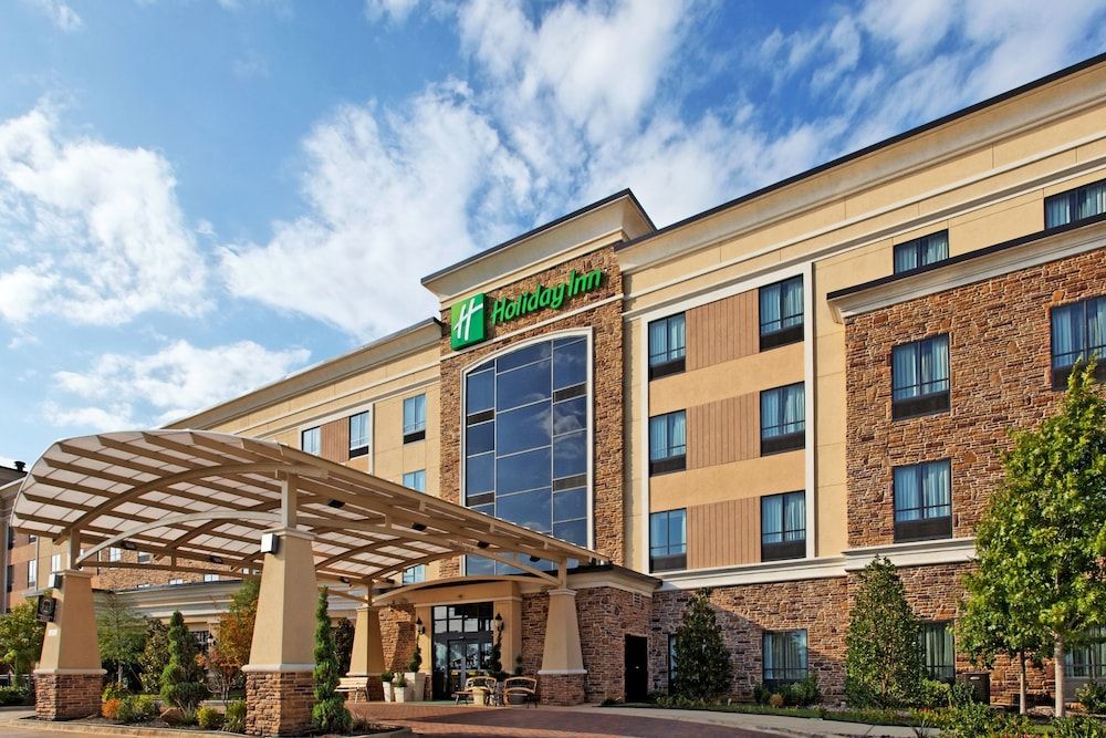 Holiday Inn ARLINGTON NE-RANGERS BALLPARK by IHG 1