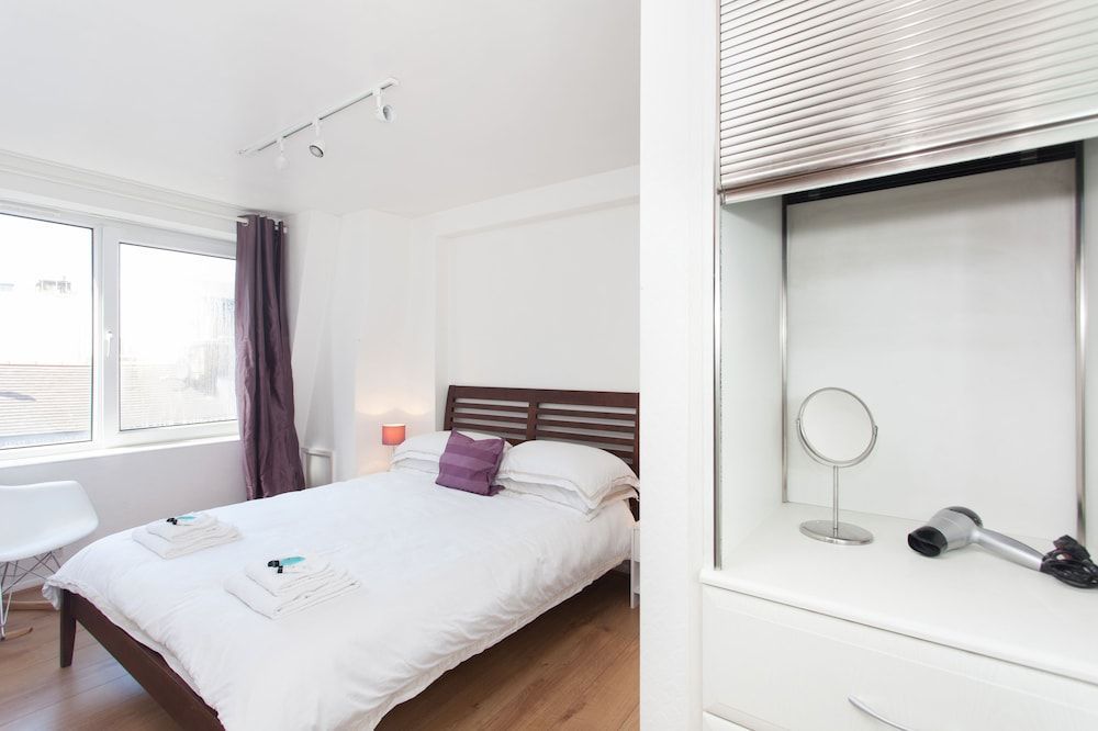 Oxford Street & Soho Modern 2 Bed Apt 2