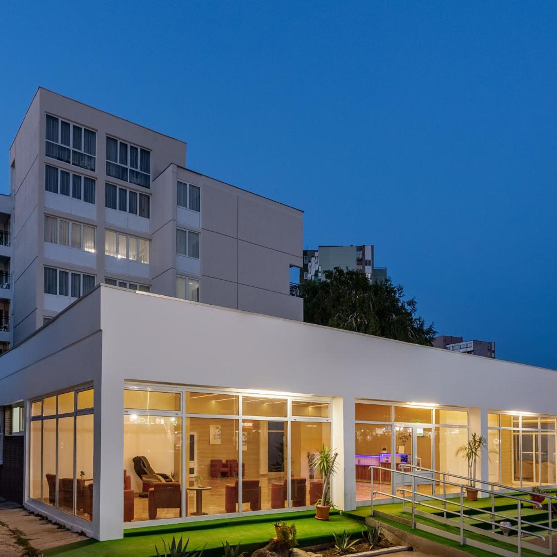Hotel Siret Saturn 1