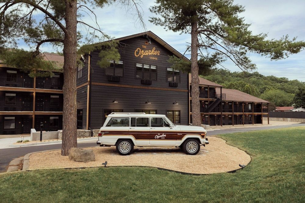The Ozarker Lodge 1