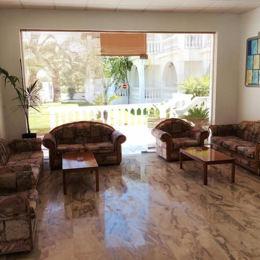 Mariana Hotel 2