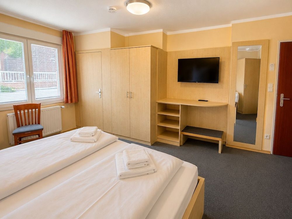 WOS Hotel 2