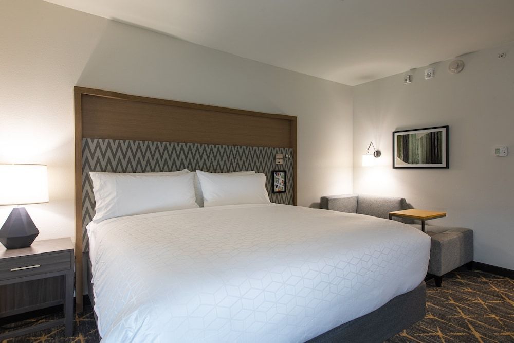 Holiday Inn GREENVILLE - WOODRUFF ROAD by IHG 2