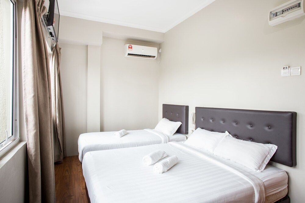 Moment Hotel 2