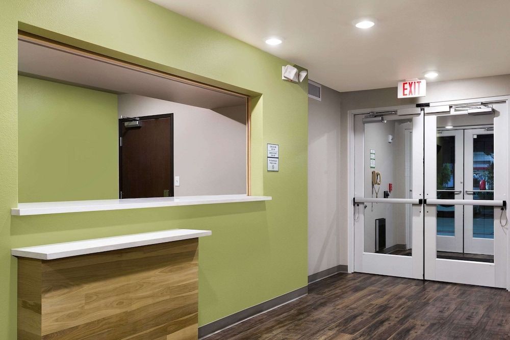 Woodspring Suites Houston IAH Airport 2