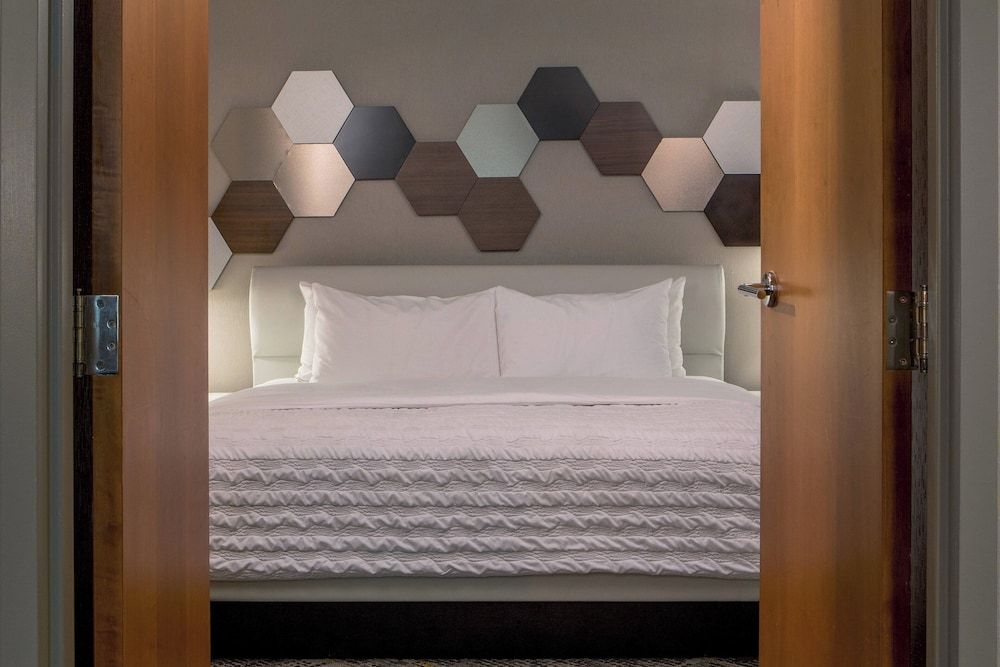Le Meridien Boston Cambridge 1