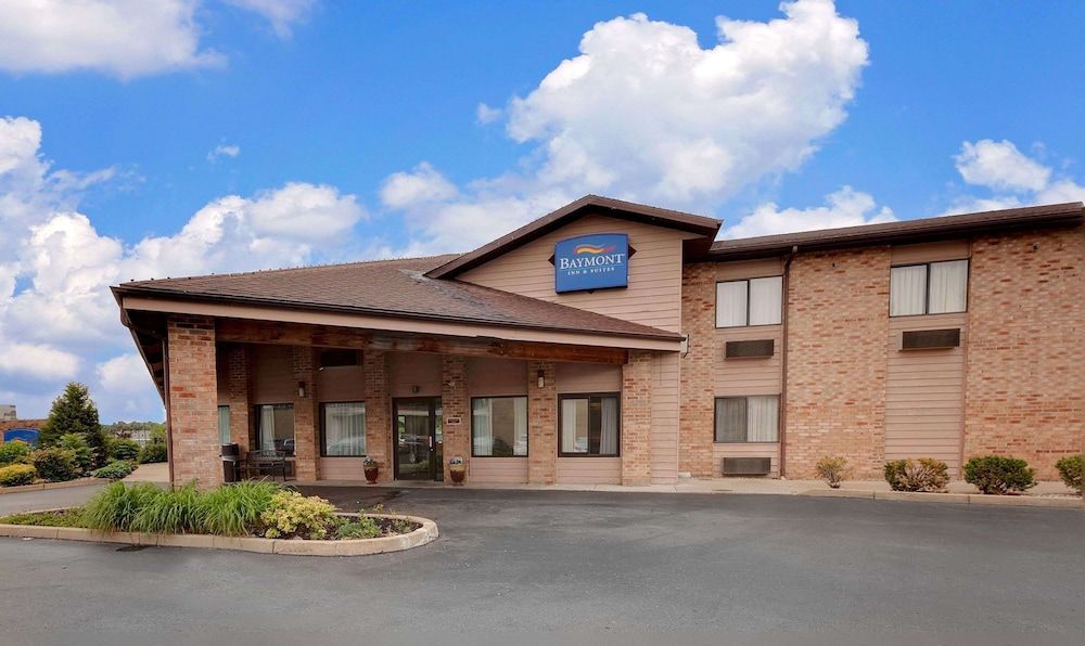 Baymont by Wyndham Battle Creek Downtown 1