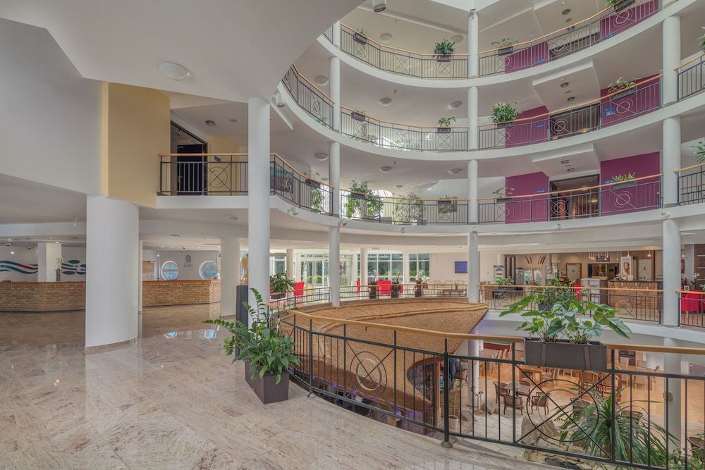 Lotus Therme Hotel & Spa 2