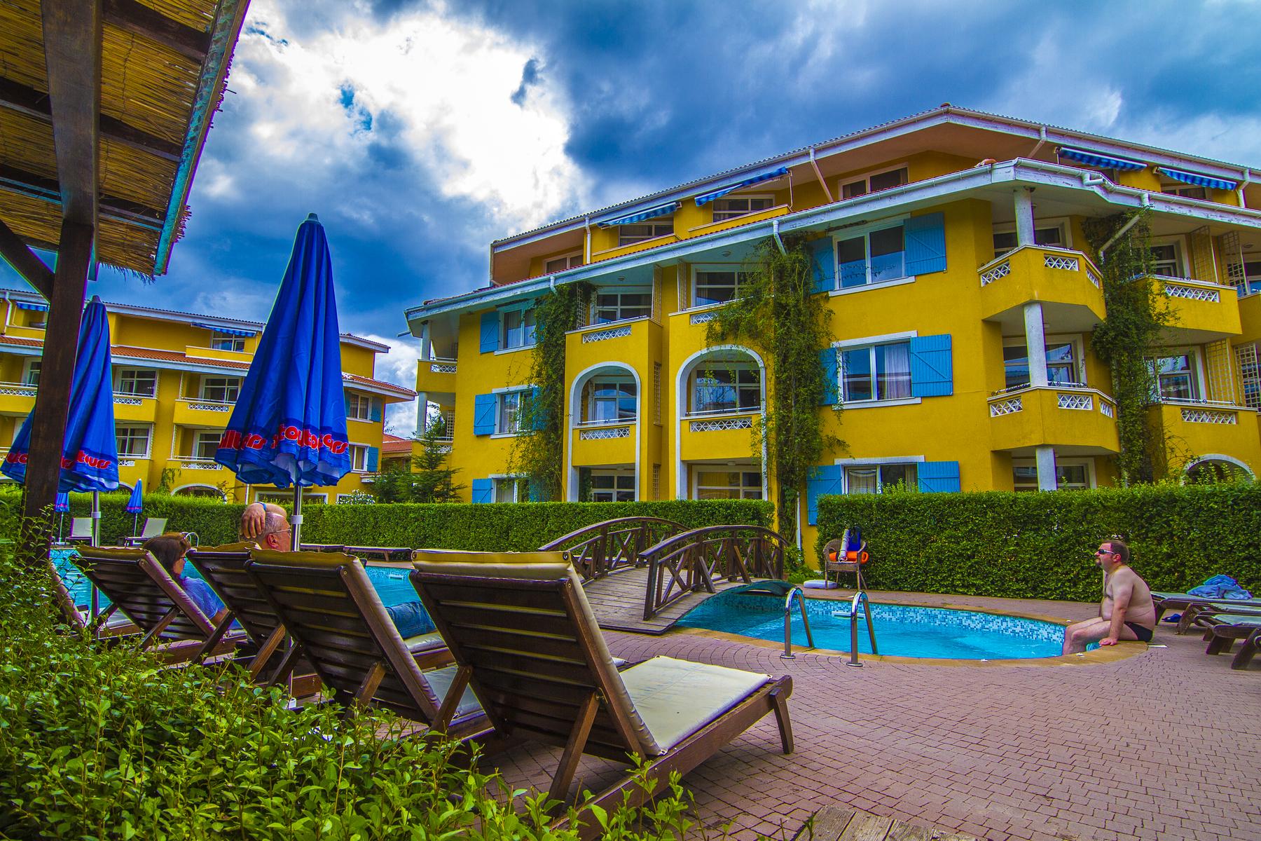 Blue Orange Beach Resort 1