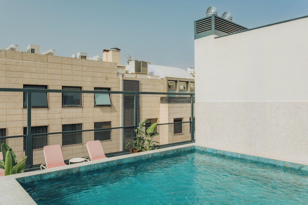 Ramirez Flats Valencia 1