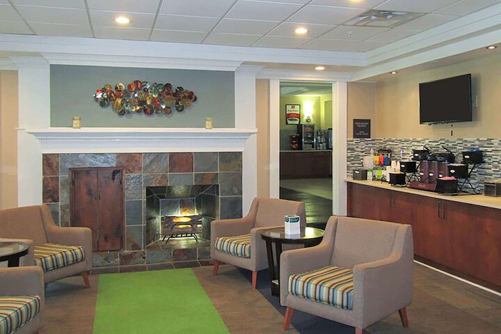 Days Inn by Wyndham Cedartown 2