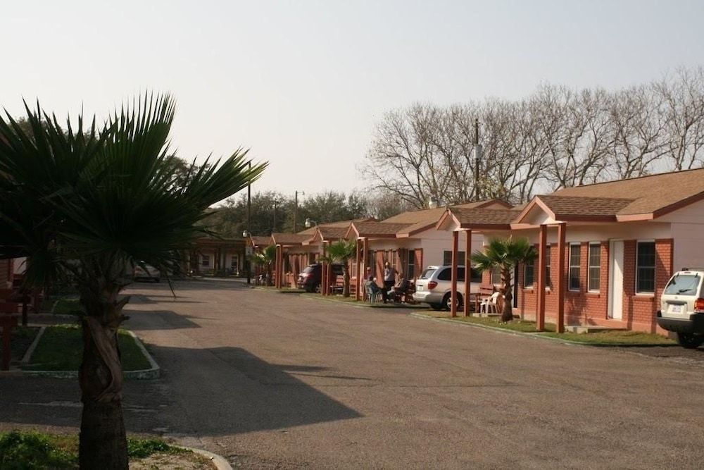 Bayfront Cottages 1