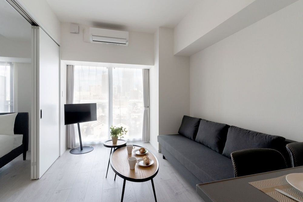 BON Osaka West 1