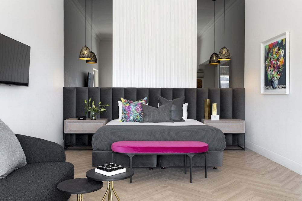 The Clarendon - Fresnaye 1