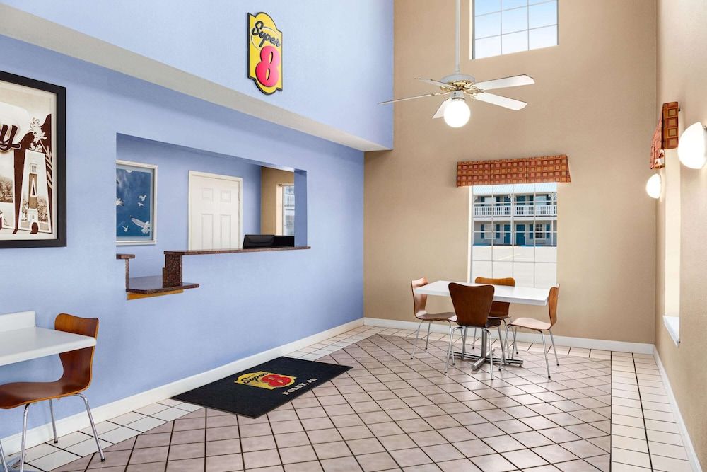 Super 8 by Wyndham Foley 2
