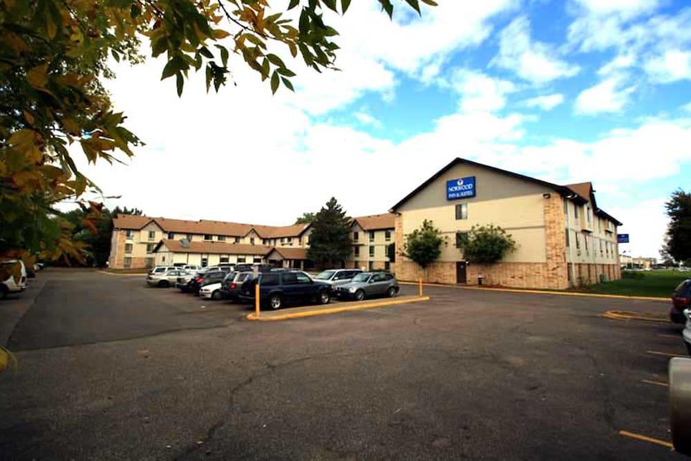 Norwood Inn And Suites - Minneapolis-St Paul Roseville 1