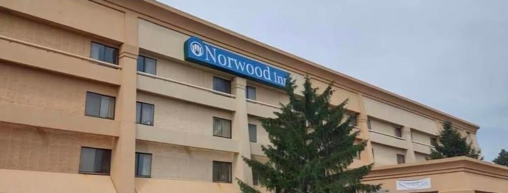 Norwood Inn & Suites By BlissPoint 1