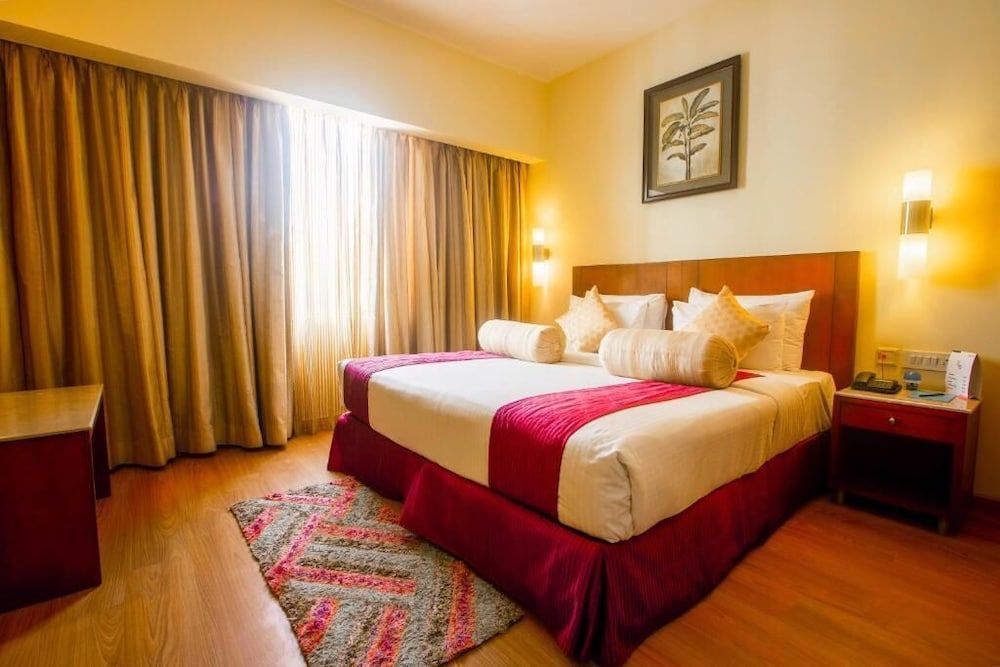 Featherlite Evoma Hotel 1