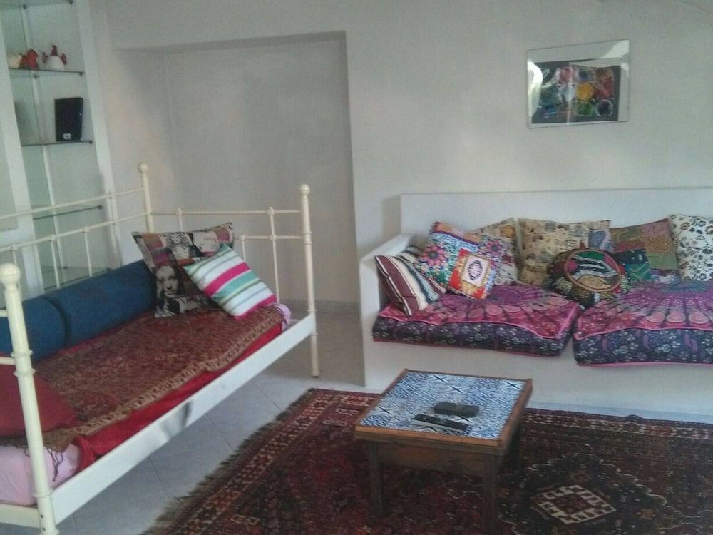 Spacious and naturally bright Bomboniera Rooftop Favors apartment 1