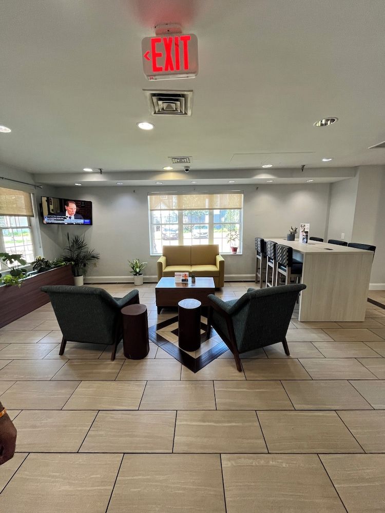 MainStay Suites Sterling near Dulles Town Center 2