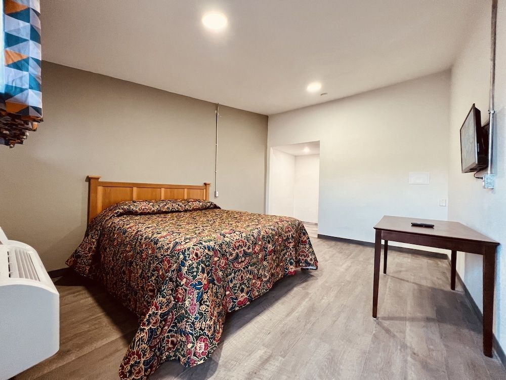 The Express Inn 1