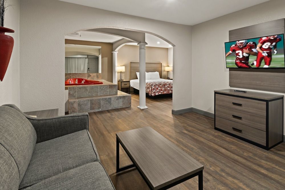 Red Roof Inn & Suites Irving - DFW Airport South 1
