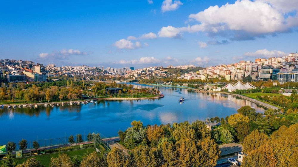 Ramada by Wyndham Istanbul Golden Horn 1