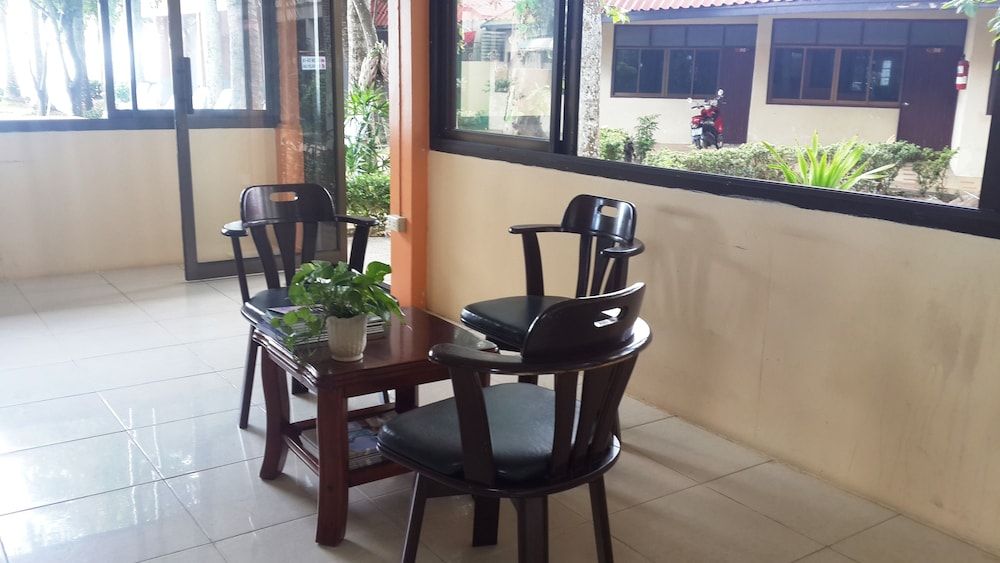 Jinta Hotel Nathon Beach 2