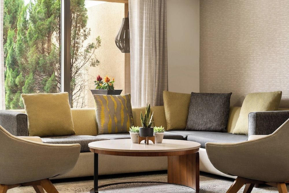 Courtyard by Marriott Greenville 2