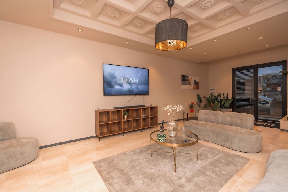 Noah Gate Hotel & Suites 2