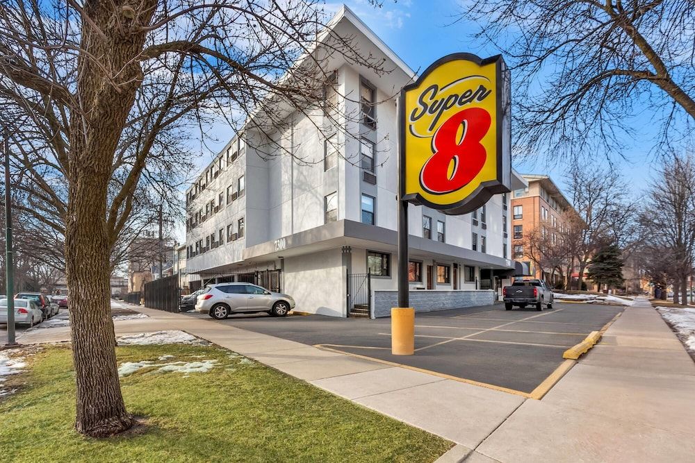 Super 8 by Wyndham Chicago IL 1