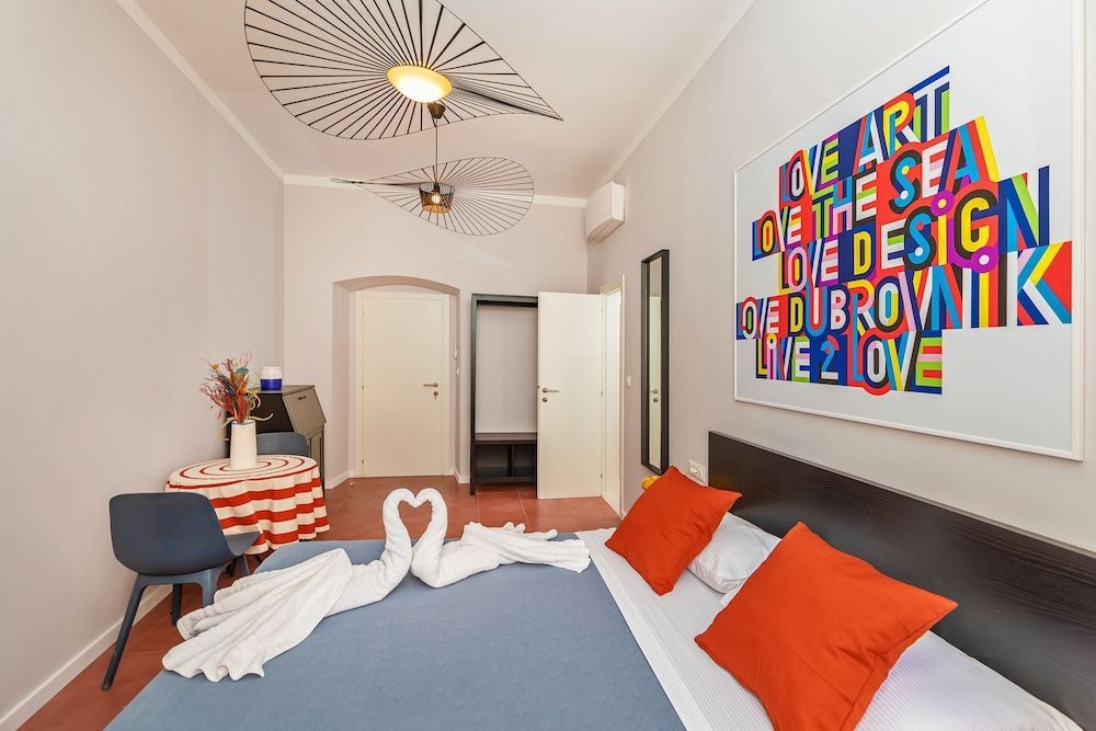 Cap Rooms 1