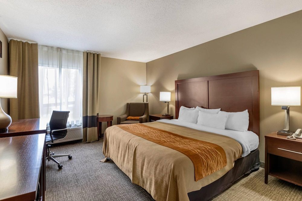 Comfort Inn Walcott near Davenport 1