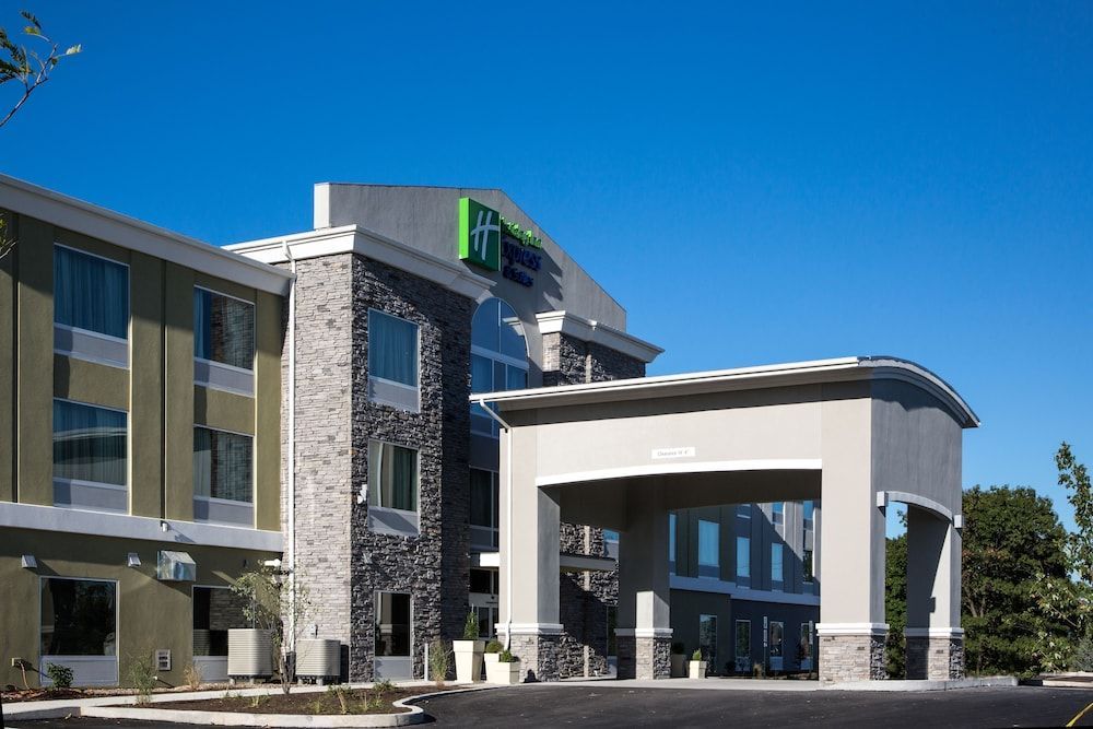 Holiday Inn Express & Suites CARLISLE - HARRISBURG AREA by IHG 1