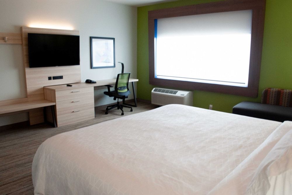 Holiday Inn Express & Suites EDMONTON N - ST. ALBERT by IHG 2