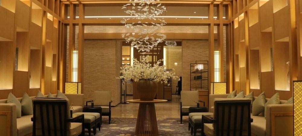 Howard Johnson Huashuiwan Hot Springs Resort Chengdu 2